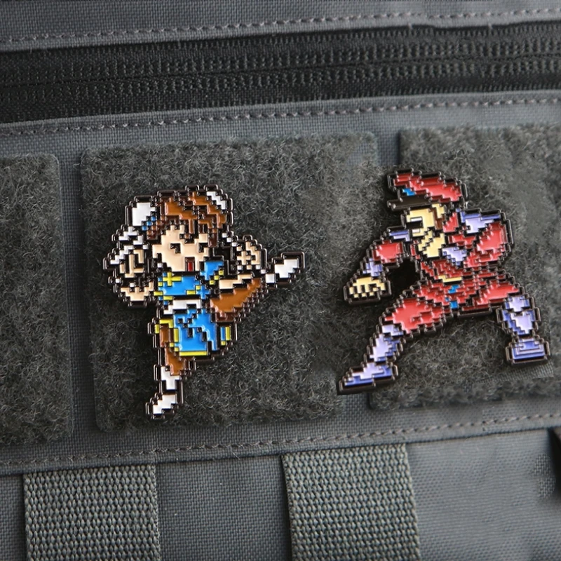 Arcade Vegas - Gra zręcznościowa Pixel Vega&Chunli metalowe naszywki